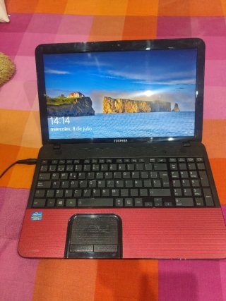 Portátil Toshiba Rojo