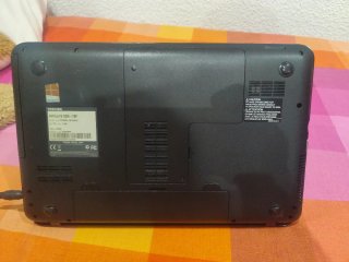Portátil Toshiba Rojo