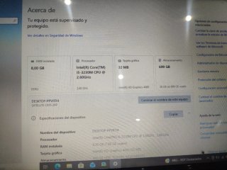 Portátil Toshiba Rojo
