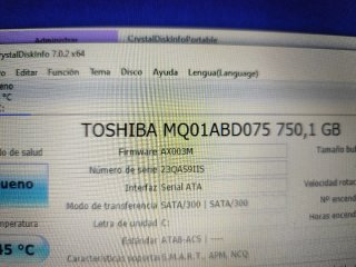 Portátil Toshiba Rojo