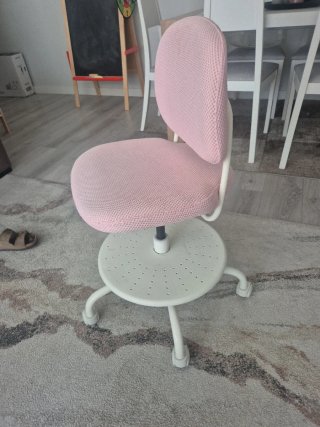 Silla infantil Ikea rosa y blanca