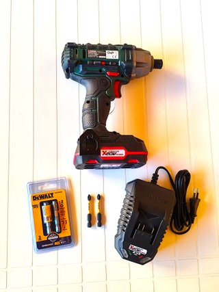 Atornillador impacto PARKSIDE 20V + Acceso. DeWalt