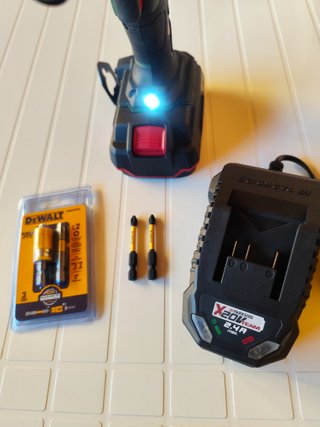 Atornillador impacto PARKSIDE 20V + Acceso. DeWalt