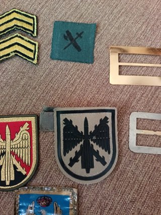 Lote insignias y hebillas militares
