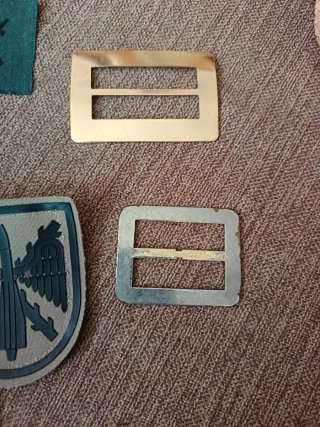 Lote insignias y hebillas militares