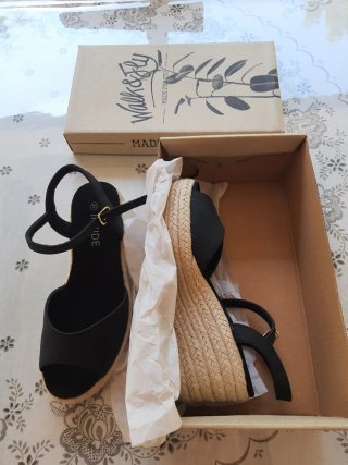 Sandalias sin usar