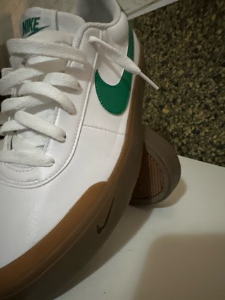Nike Talla 42.5 Blancas y Verdes
