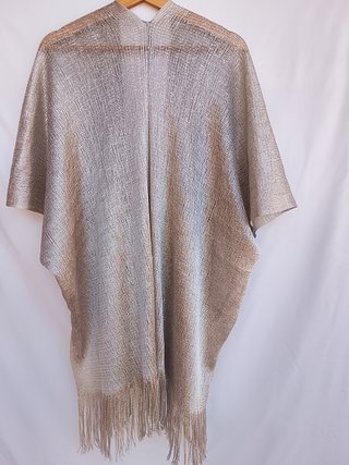Dos Kimonos metalizados flecos Dorado y Plateado