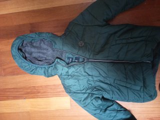 5 cazadoras invierno y un chaleco plumas.Talla 7-8