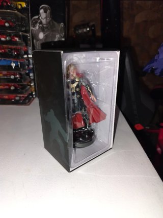 Estatua Thor
