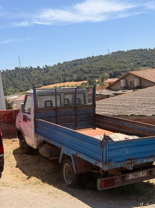 Camión con volquete