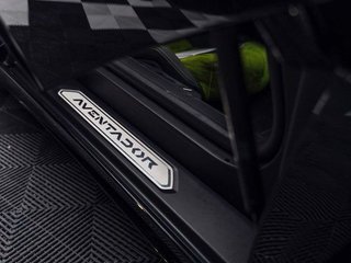 Lamborghini Aventador 6.5 V12 LP 7004