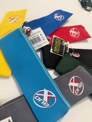 Astucci Xone Monocolore Vari Colori
