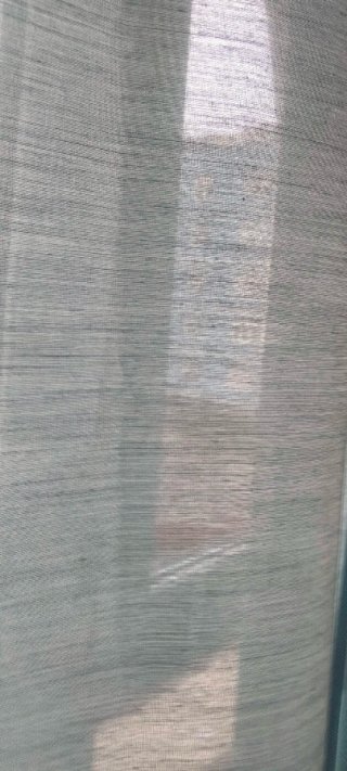 Cortinas Ikea semiopacas y visillo azul
