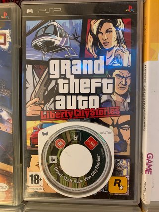 PSP 3000 Negra + 7 Juegos