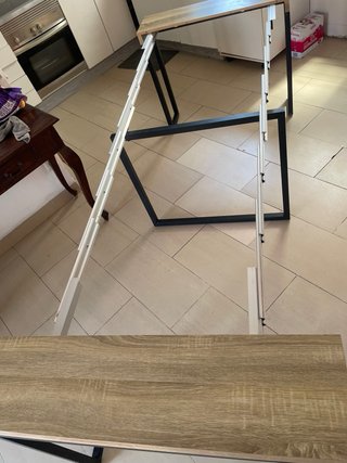Mesa extensible de madera y metal
