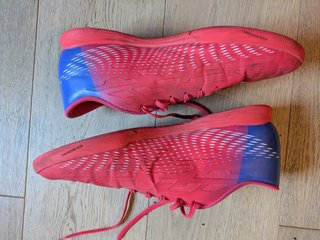 Zapatos de fútbol Puma rosas