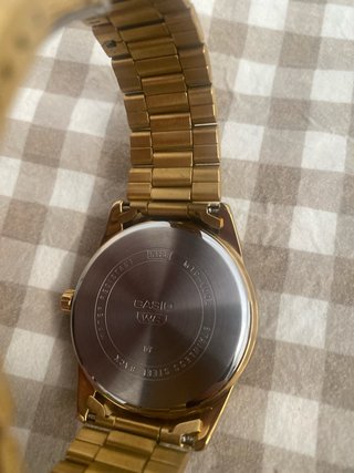 Reloj Casio Dorado y negro