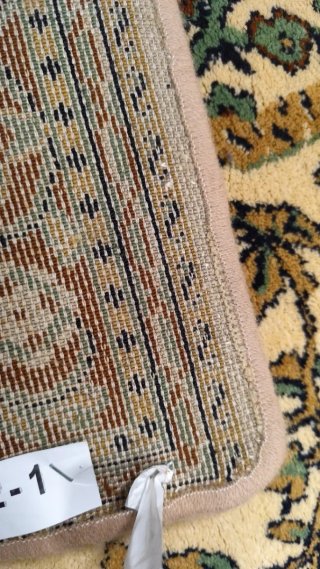 Alfombra antigua 250x230 cm