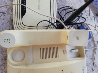Teléfono antiguo beige