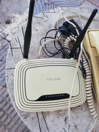 Teléfono antiguo beige