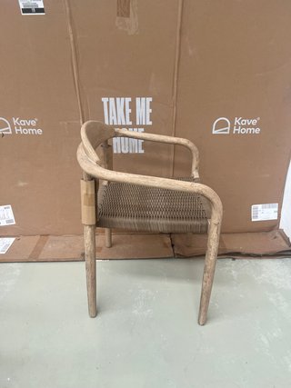 Sedia Nina Kave Home in legno e rattan