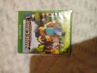 Xbox One Blanca con Mando y Minecraft