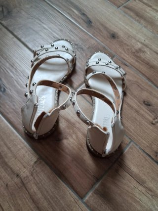 Sandali LORAFERRES donna bianchi con borchie
