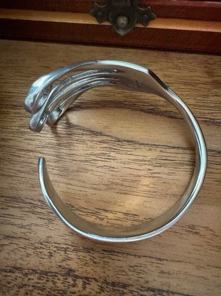 Brazalete tenedor antiguo hecho a mano
