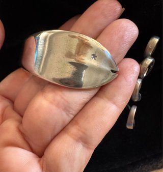 Brazalete tenedor antiguo hecho a mano