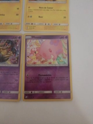 Cartas Pokémon Giratina y Munna Holo Reverse