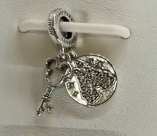Pandora Charm Exclusivo Disneyland Paris