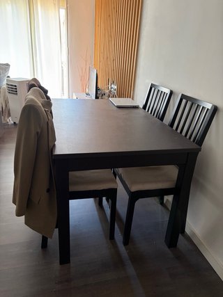 Mesa y 4 Sillas Comedor IKEA