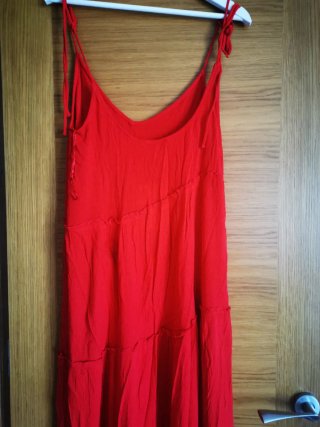 Vestido rojo Stradivarius