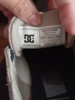 Zapatillas DC Shoes Beige y Morado