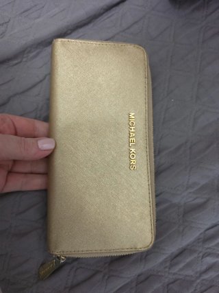 Bolso y cartera Michael Kors dorados