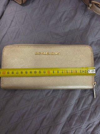 Bolso y cartera Michael Kors dorados