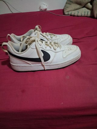 Zapatillas Nike Blancas y Negras