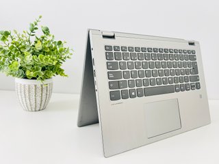 Lenovo Yoga i3 7a Geração - Excelente estado
