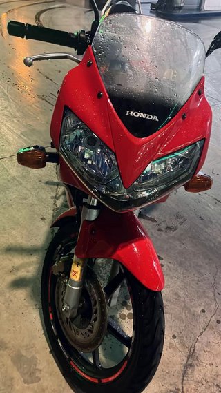 Honda CBR 125R Roja y Azul