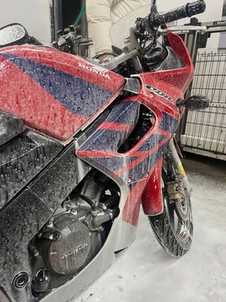 Honda CBR 125R Roja y Azul