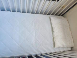 Cuna blanca Ikea Hensvik 120x60