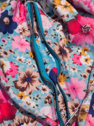 ¡OFERTA! Mochila Floreada con Cordón