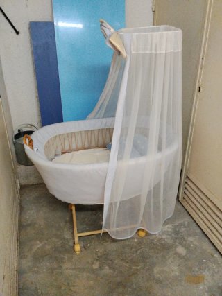 Cuna Moisés Mimbre con Dosel Azul