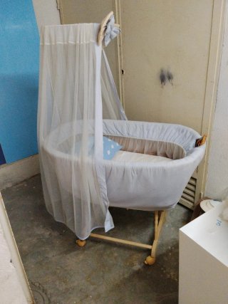 Cuna Moisés Mimbre con Dosel Azul
