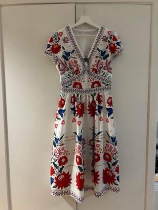Lote de vestido midi y broche. Talla S