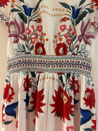 Lote de vestido midi y broche. Talla S