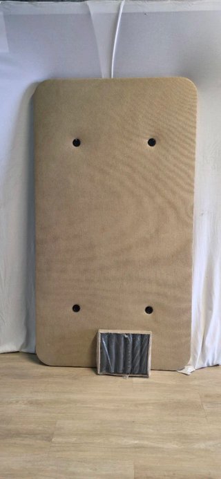 Base de cama beige de madera