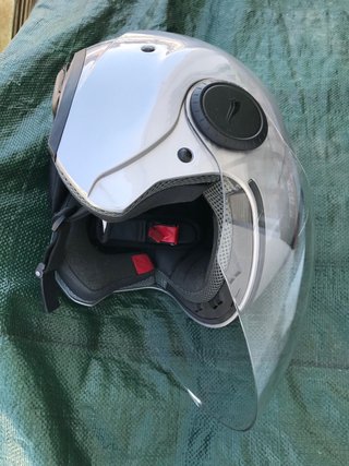 Casco de moto integral con visera