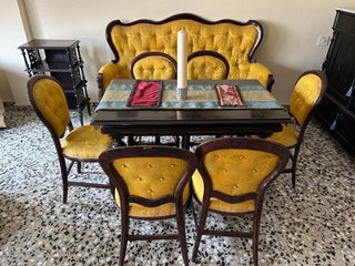 Conjunto antiguo: sofá,mesa y 9 sillas